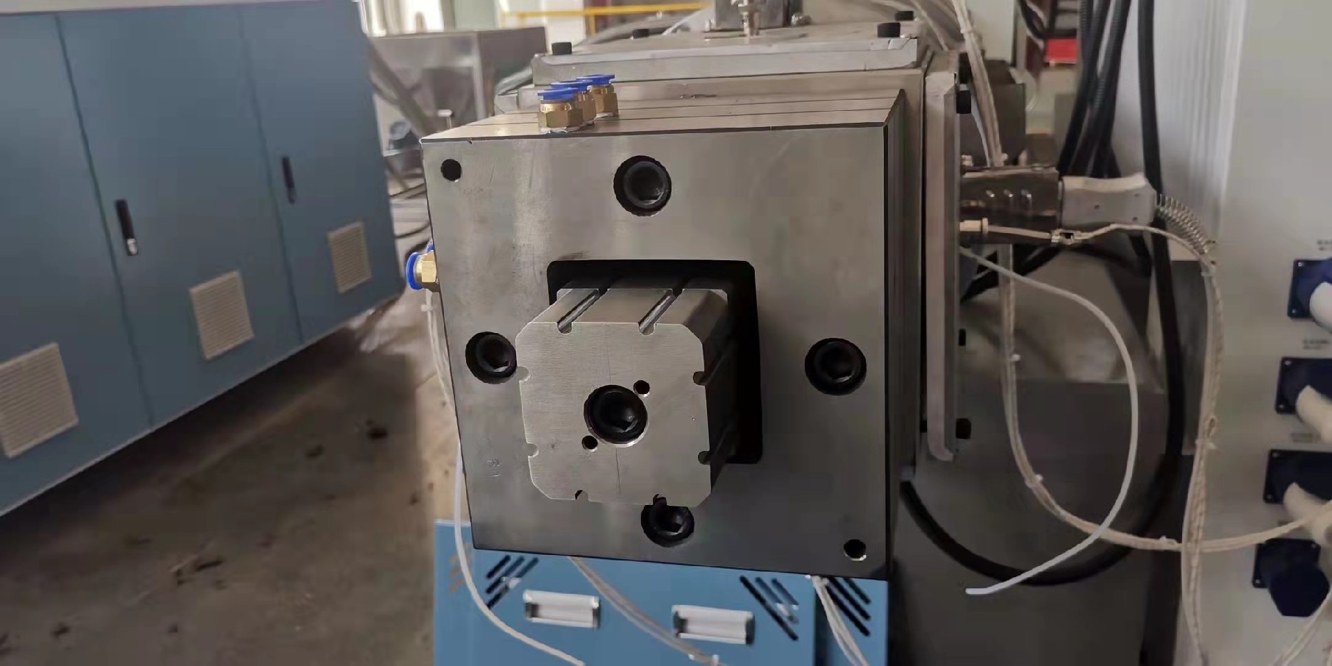 方木型材擠出生產線 遠創塑料機械